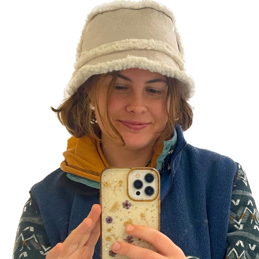 NWT Urban outfitters Sherpa fleece fuzzy bucket hat